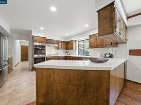 3938 Los Arabis Dr, Lafayette CA 94549
