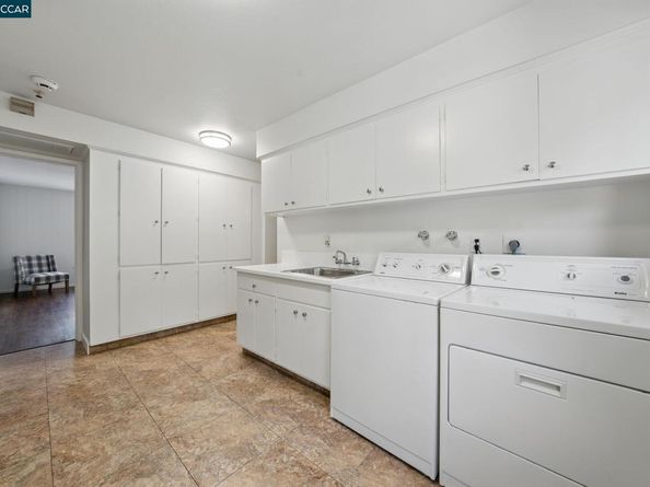 3938 Los Arabis Dr, Lafayette CA 94549