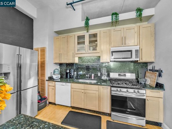 247 4Th St 206, Oakland CA 94607
