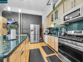 247 4Th St 206, Oakland CA 94607