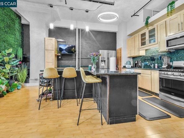 247 4Th St 206, Oakland CA 94607