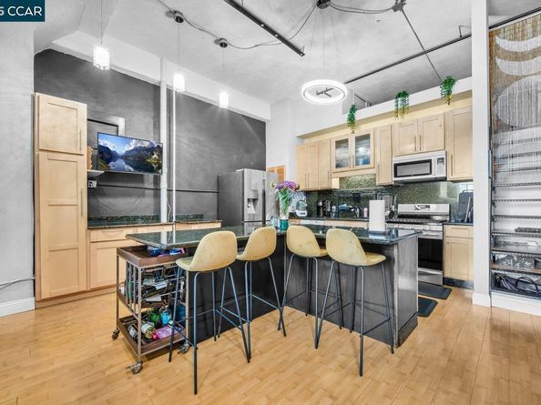 247 4Th St 206, Oakland CA 94607