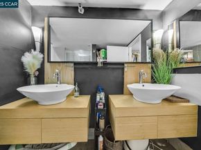 247 4Th St 206, Oakland CA 94607