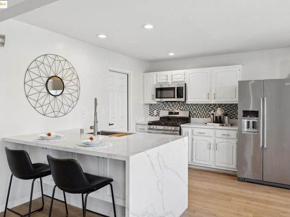 1310 Mallard Dr, Richmond CA 94801