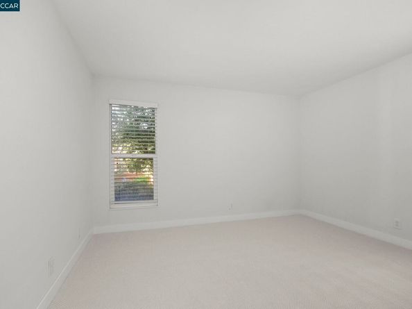 651 Moraga Rd 13, Moraga CA 94556
