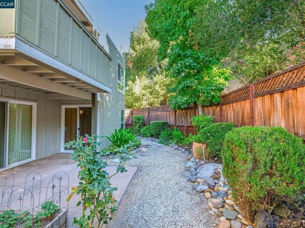 651 Moraga Rd 13, Moraga CA 94556