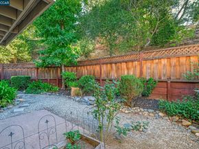 651 Moraga Rd 13, Moraga CA 94556