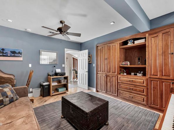 9999 Wornom Avenue, Sunland (los Angeles) CA 91040