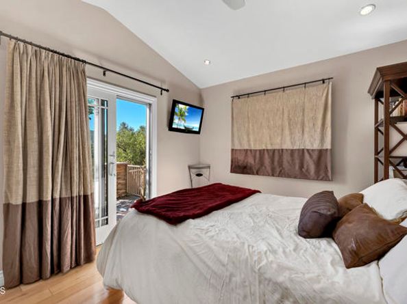 9999 Wornom Avenue, Sunland (los Angeles) CA 91040