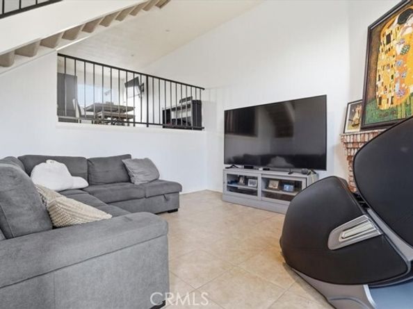 14325 Foothill 9, Sylmar (los Angeles) CA 91342