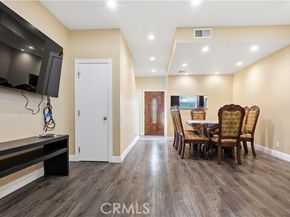 14256 Victory Boulevard 3, Van Nuys (los Angeles) CA 91401