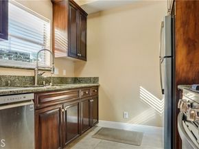 14256 Victory Boulevard 3, Van Nuys (los Angeles) CA 91401