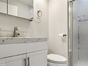 14256 Victory Boulevard 3, Van Nuys (los Angeles) CA 91401