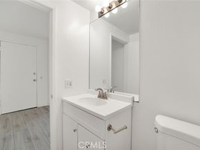 21901 Dupont Street 12, Chatsworth (los Angeles) CA 91311