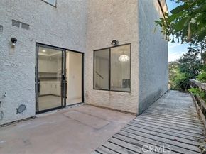 21901 Dupont Street 12, Chatsworth (los Angeles) CA 91311