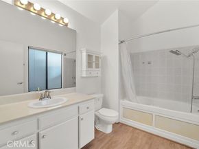 21901 Dupont Street 12, Chatsworth (los Angeles) CA 91311