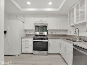 21901 Dupont Street 12, Chatsworth (los Angeles) CA 91311