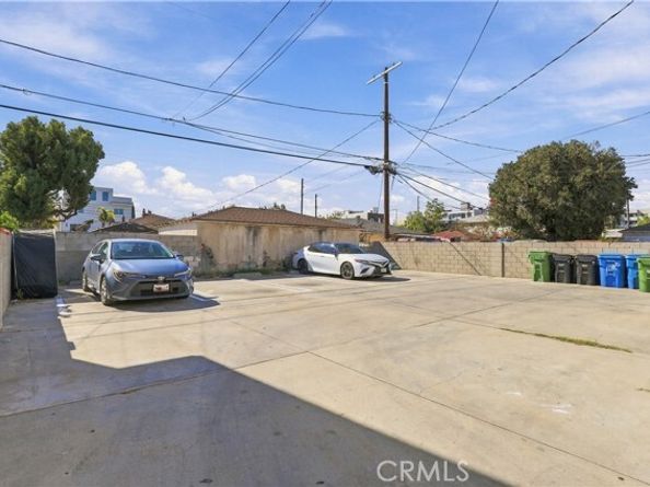11320 Emelita, North Hollywood (los Angeles) CA 91601