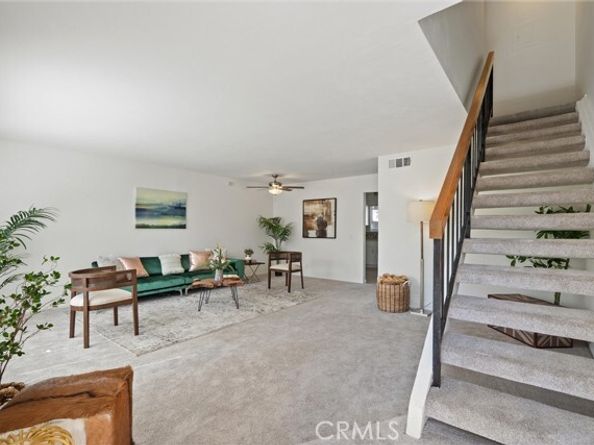 19041 Hamlin 5, Reseda (los Angeles) CA 91335