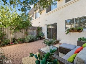 19041 Hamlin 5, Reseda (los Angeles) CA 91335