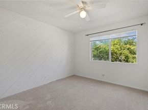 19041 Hamlin 5, Reseda (los Angeles) CA 91335