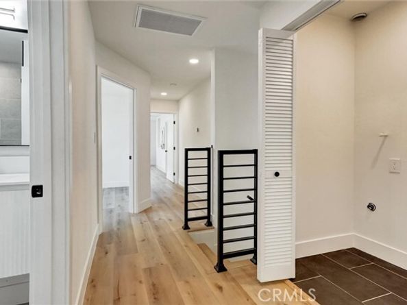 13791 Gavina Avenue, Sylmar (los Angeles) CA 91342