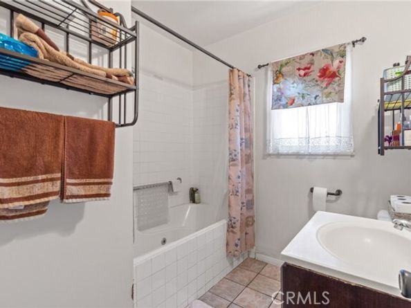 13641 Weidner, Pacoima (los Angeles) CA 91331