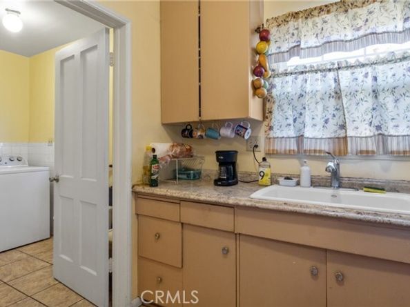 13641 Weidner, Pacoima (los Angeles) CA 91331