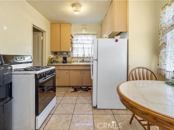 13641 Weidner, Pacoima (los Angeles) CA 91331