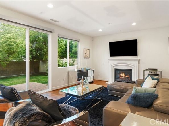 18141 Topham Street, Tarzana (los Angeles) CA 91335