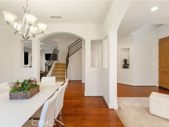 18141 Topham Street, Tarzana (los Angeles) CA 91335