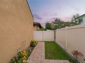 18141 Topham Street, Tarzana (los Angeles) CA 91335