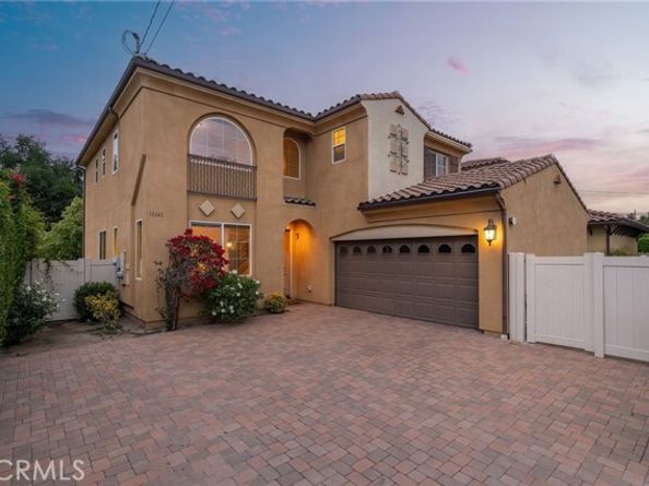 18141 Topham Street, Tarzana (los Angeles) CA 91335