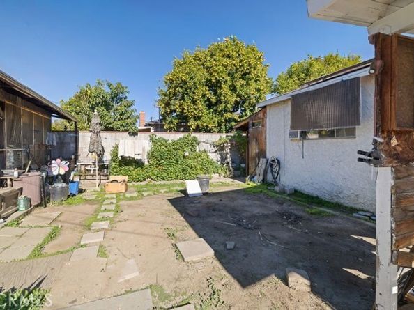 8103 Lullaby Lane, Panorama City (los Angeles) CA 91402