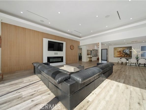 5631 Wilhelmina Avenue, Woodland Hills (los Angeles) CA 91367