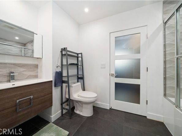 5631 Wilhelmina Avenue, Woodland Hills (los Angeles) CA 91367