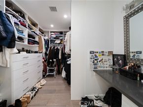 5631 Wilhelmina Avenue, Woodland Hills (los Angeles) CA 91367