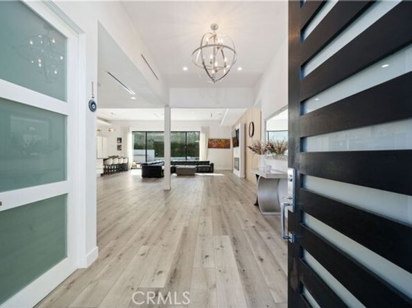 5631 Wilhelmina Avenue, Woodland Hills (los Angeles) CA 91367