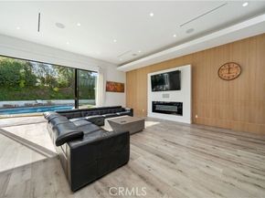 5631 Wilhelmina Avenue, Woodland Hills (los Angeles) CA 91367