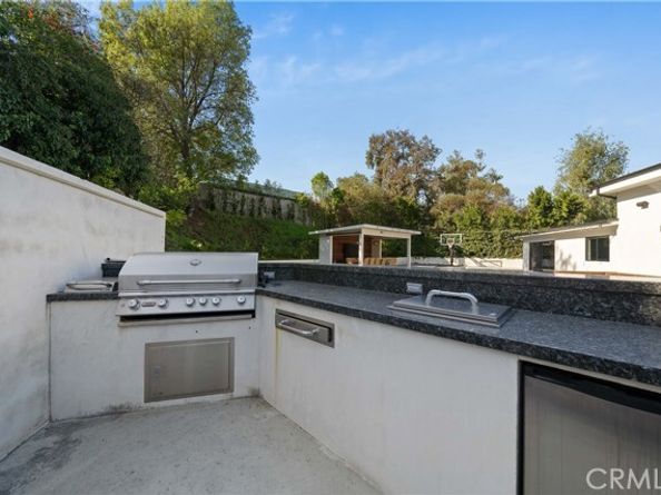 5631 Wilhelmina Avenue, Woodland Hills (los Angeles) CA 91367