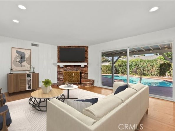 16951 Knapp Street, Northridge (los Angeles) CA 91343