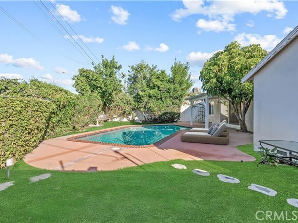 16951 Knapp Street, Northridge (los Angeles) CA 91343