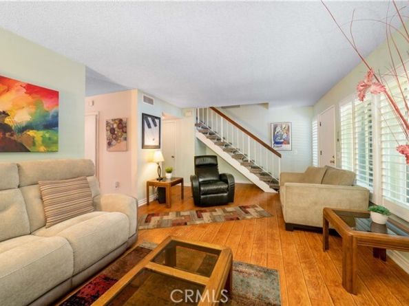 20122 Cohasset Street, Winnetka (los Angeles) CA 91306