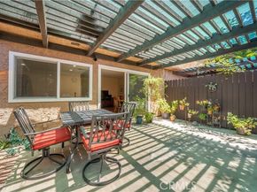 20122 Cohasset Street, Winnetka (los Angeles) CA 91306