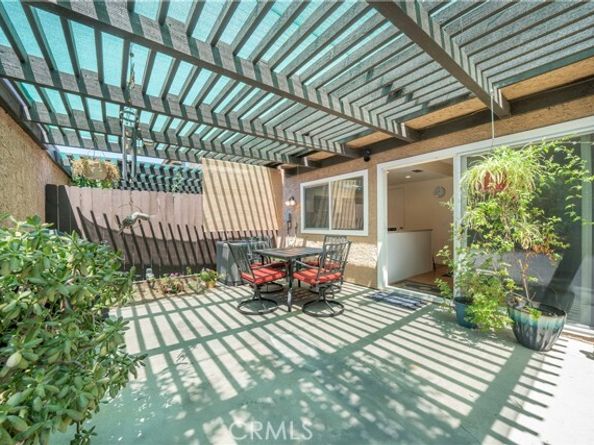 20122 Cohasset Street, Winnetka (los Angeles) CA 91306