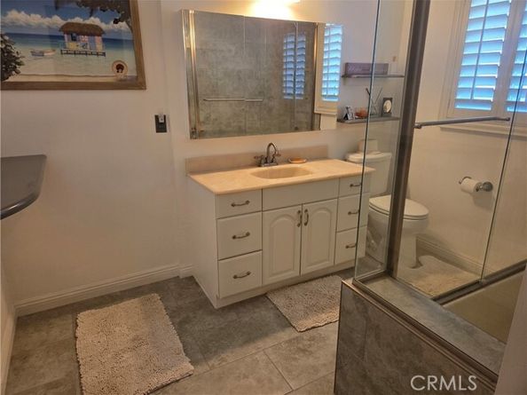 20450 Bassett Street, Winnetka (los Angeles) CA 91306