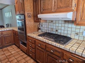 20450 Bassett Street, Winnetka (los Angeles) CA 91306