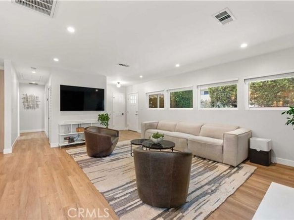 7600 Earldom Avenue, Playa Del Rey (los Angeles) CA 90293
