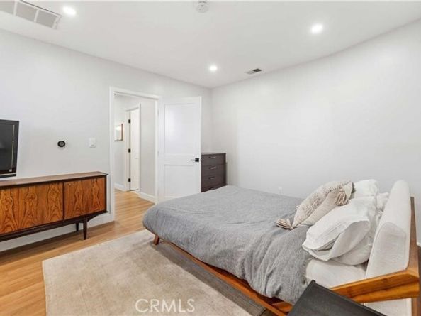 7600 Earldom Avenue, Playa Del Rey (los Angeles) CA 90293