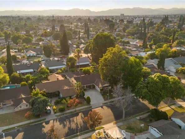 8419 Yolanda Avenue, Northridge (los Angeles) CA 91324